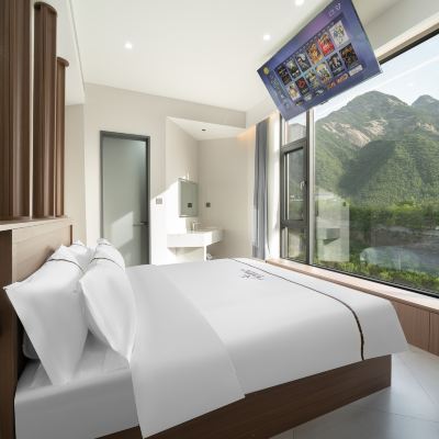 驚丶喜喜上眉梢寶藏房（觀華山美景+液晶電視可投屏） 旺角美宿（華山景區售票處店）優惠