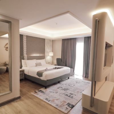 Canting Suite Room Solia Zigna Laweyan Promo Code