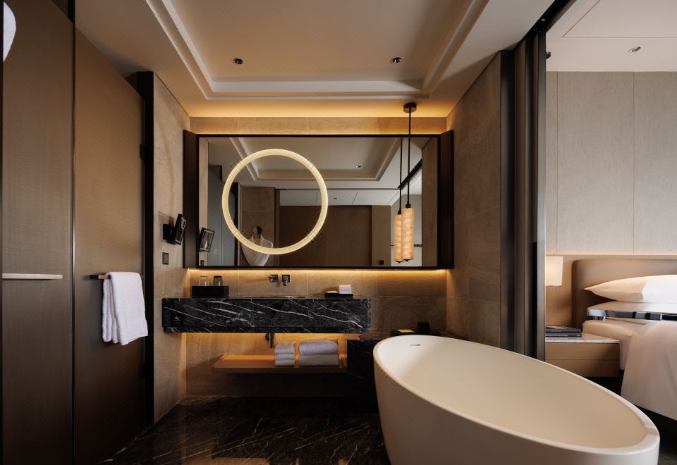 高级城景特大床房