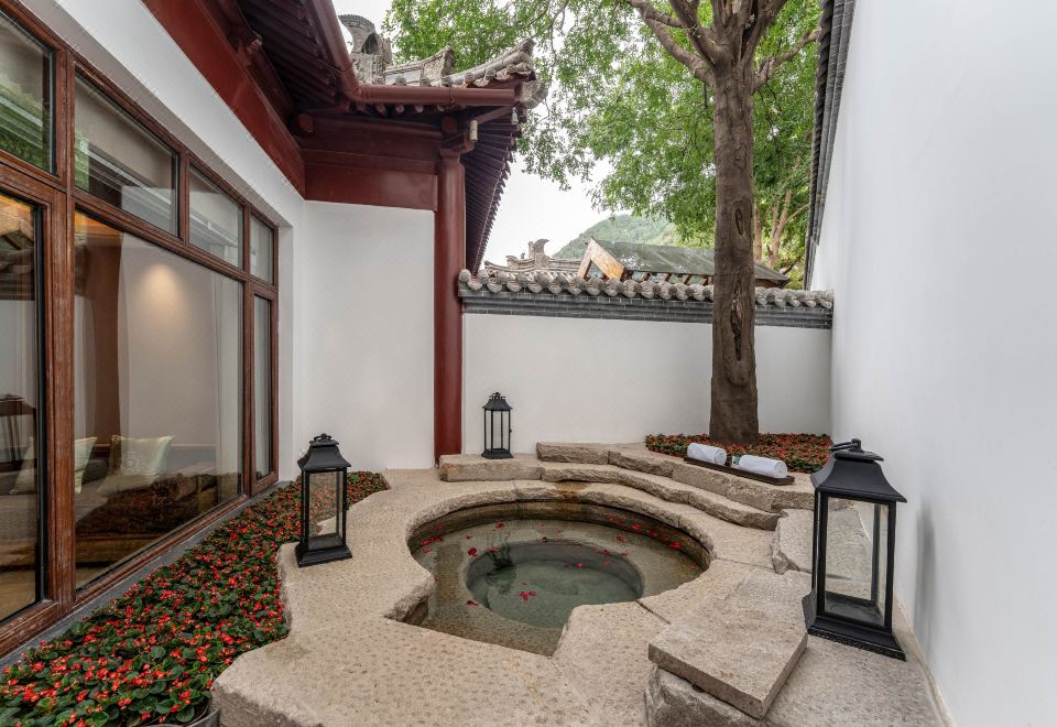 汤苑家庭套房（室外庭院私汤）