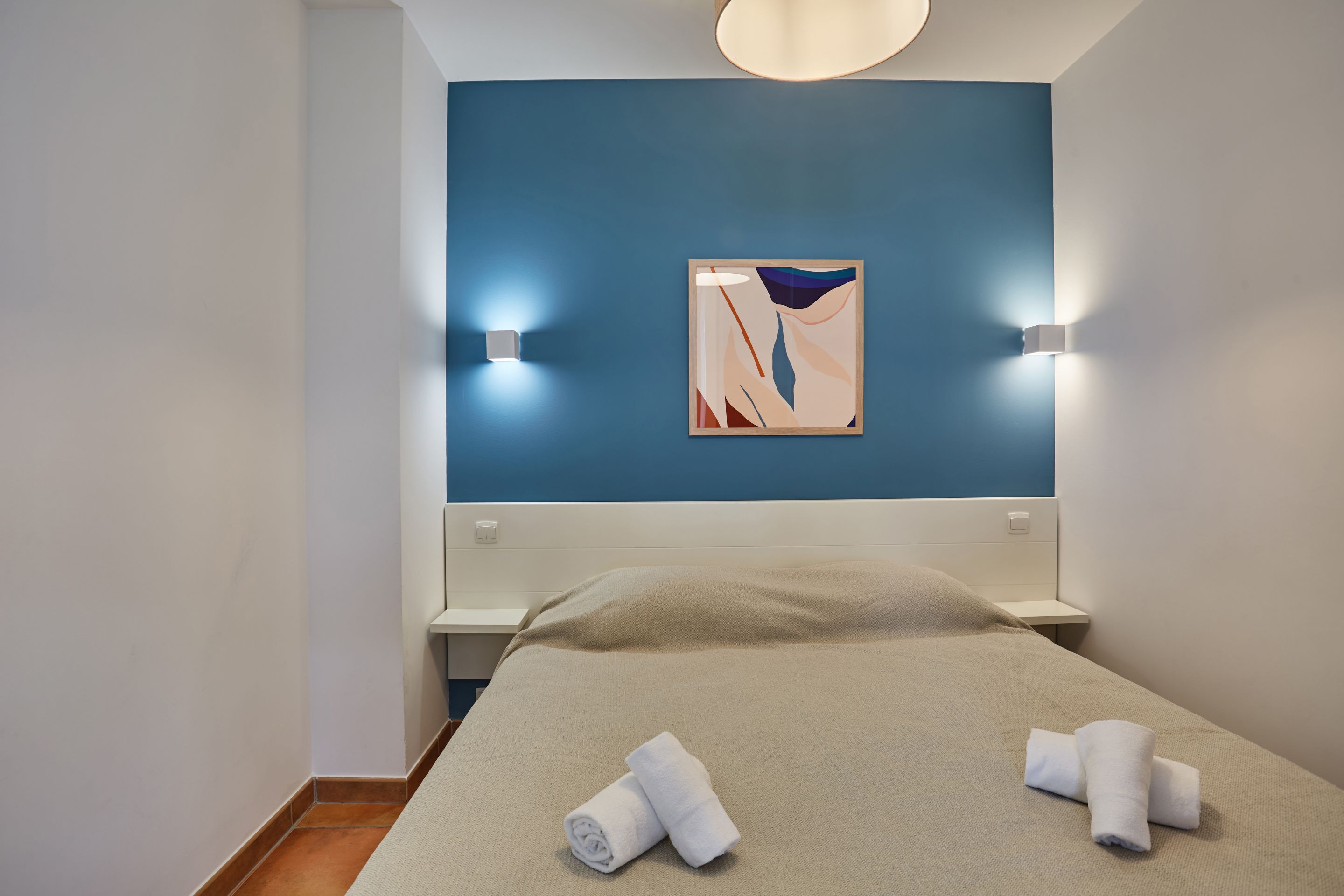 三人房 六名客人