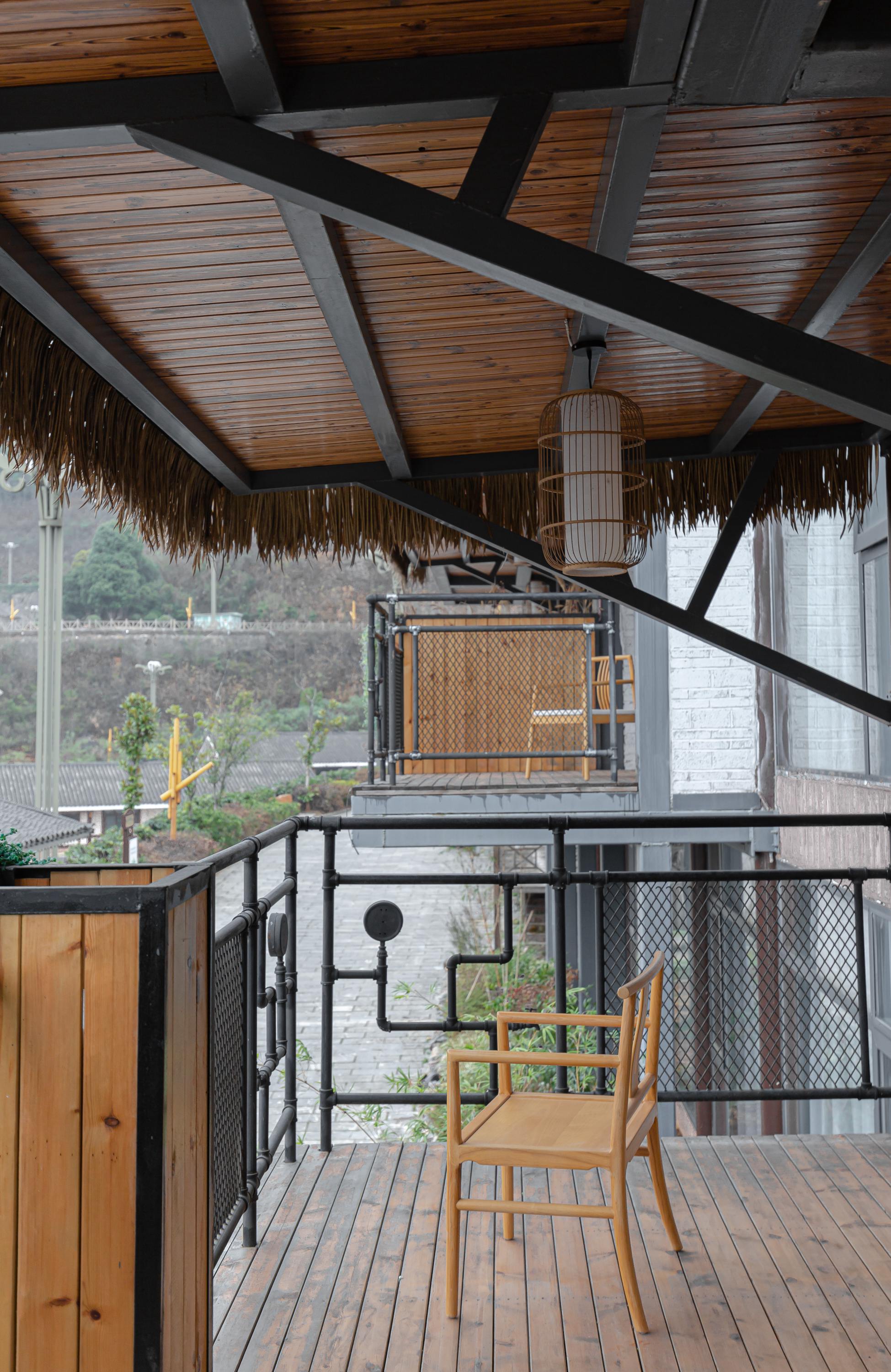 草莓熊主题亲子房