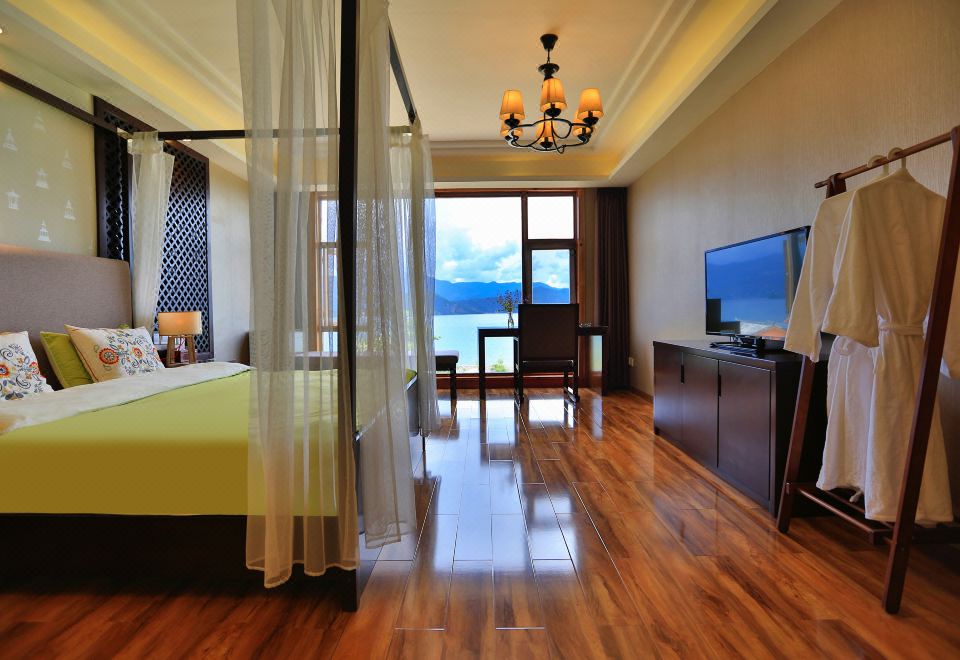 豪華湖景大床房（地暖）