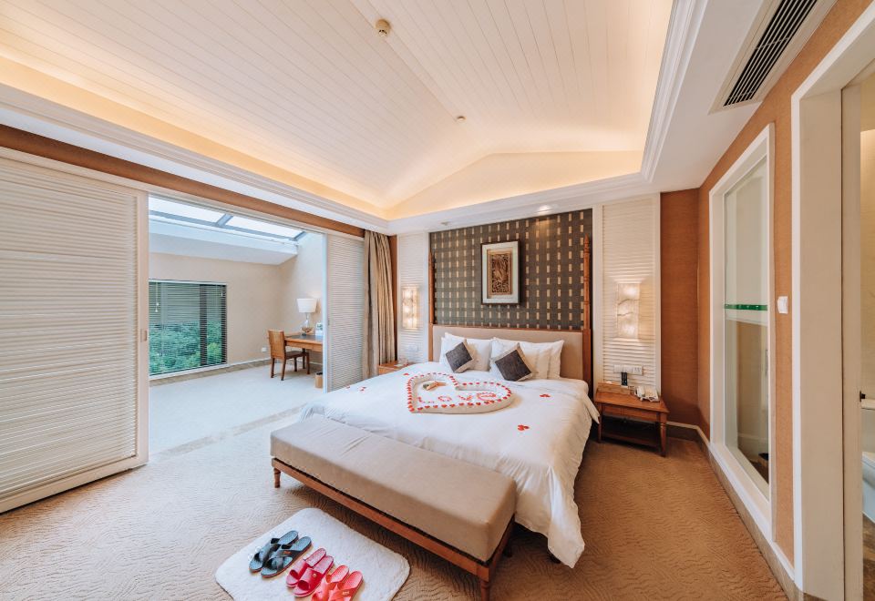 观星套房-玻璃天窗-泡池观星-大客厅