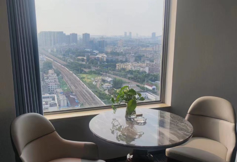 森林氧吧城景大床房