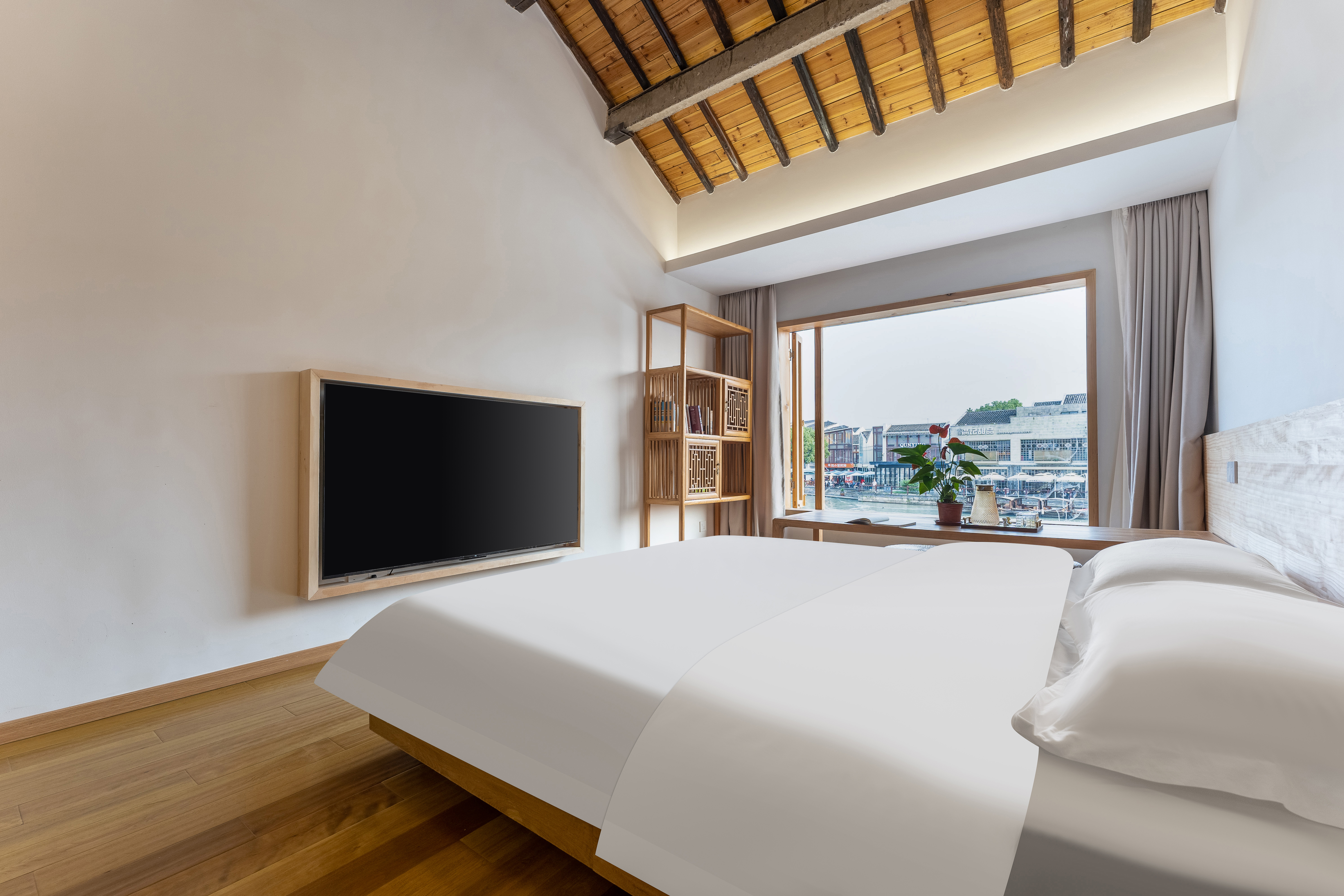 东井·榻榻米房丨小冰箱+高清电视+古桥河景