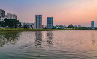 Foshan Yuefeng High-altitude Garden Panorama Hotel (Jiujiangzhen Xinji Plaza)