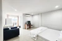 Freesia Bangphi Guest House