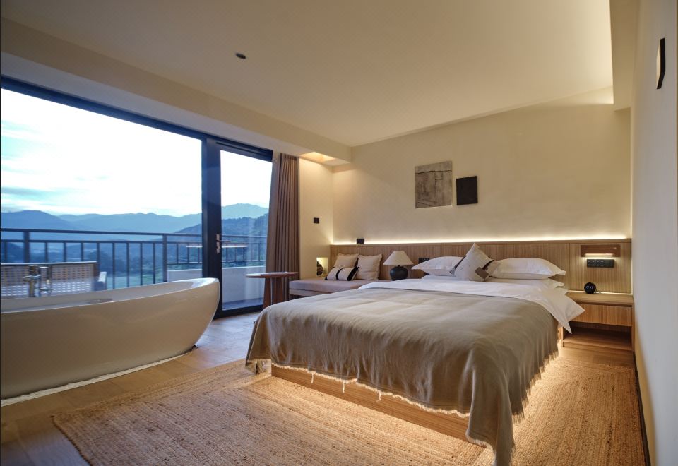 无敌视野270度阳台大床+TOTO浴缸+Dyson吹风机+全屋地暖