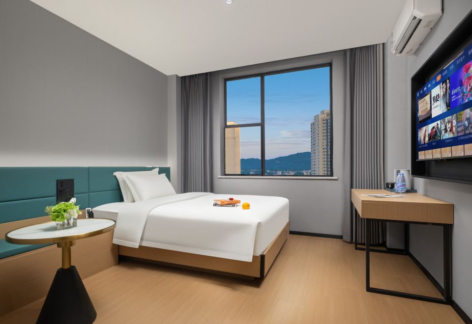 Elegant Residence Superior Room (Double Bed)