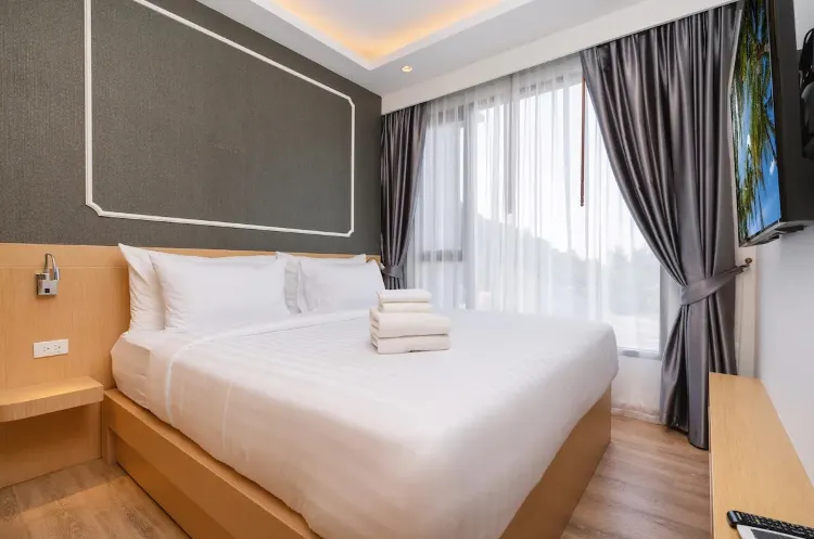 1 BR Seaview 5 Min Surin Beach Aristo 2