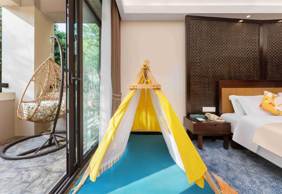 Narada Resort & Spa LiangzhuAncient City Deer-Seeking Family Room