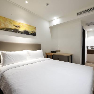 經濟大床房（舒適床品+投屏電視） 品睿飯店（上海虹橋國際機場店）優惠