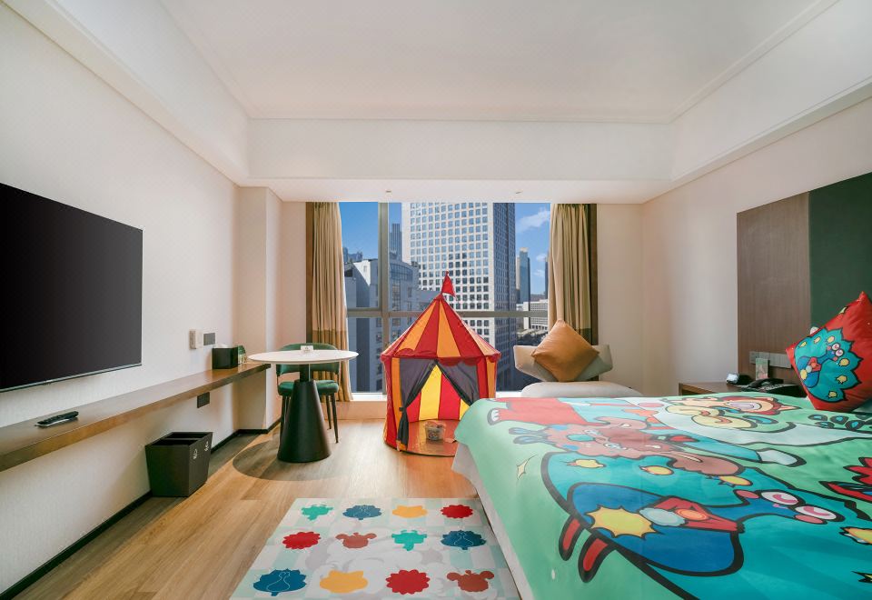 Holiday Inn Qingdao City CentreHoliday Family Friendly Deluxe Room