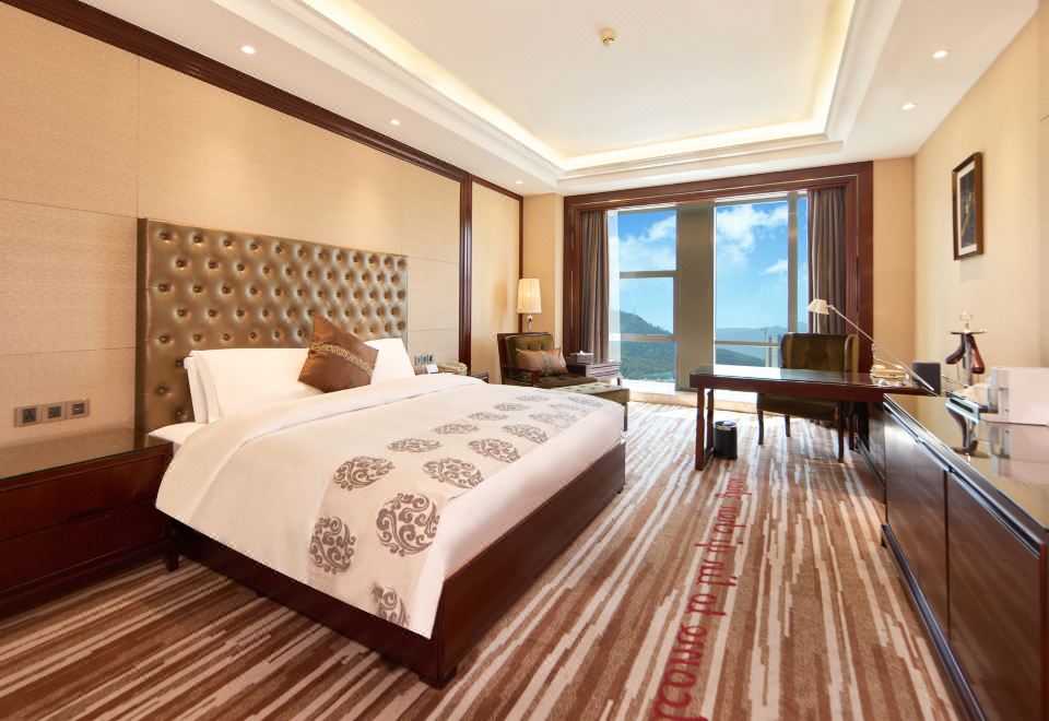 行政大床房（凌空山景+Minibar）
