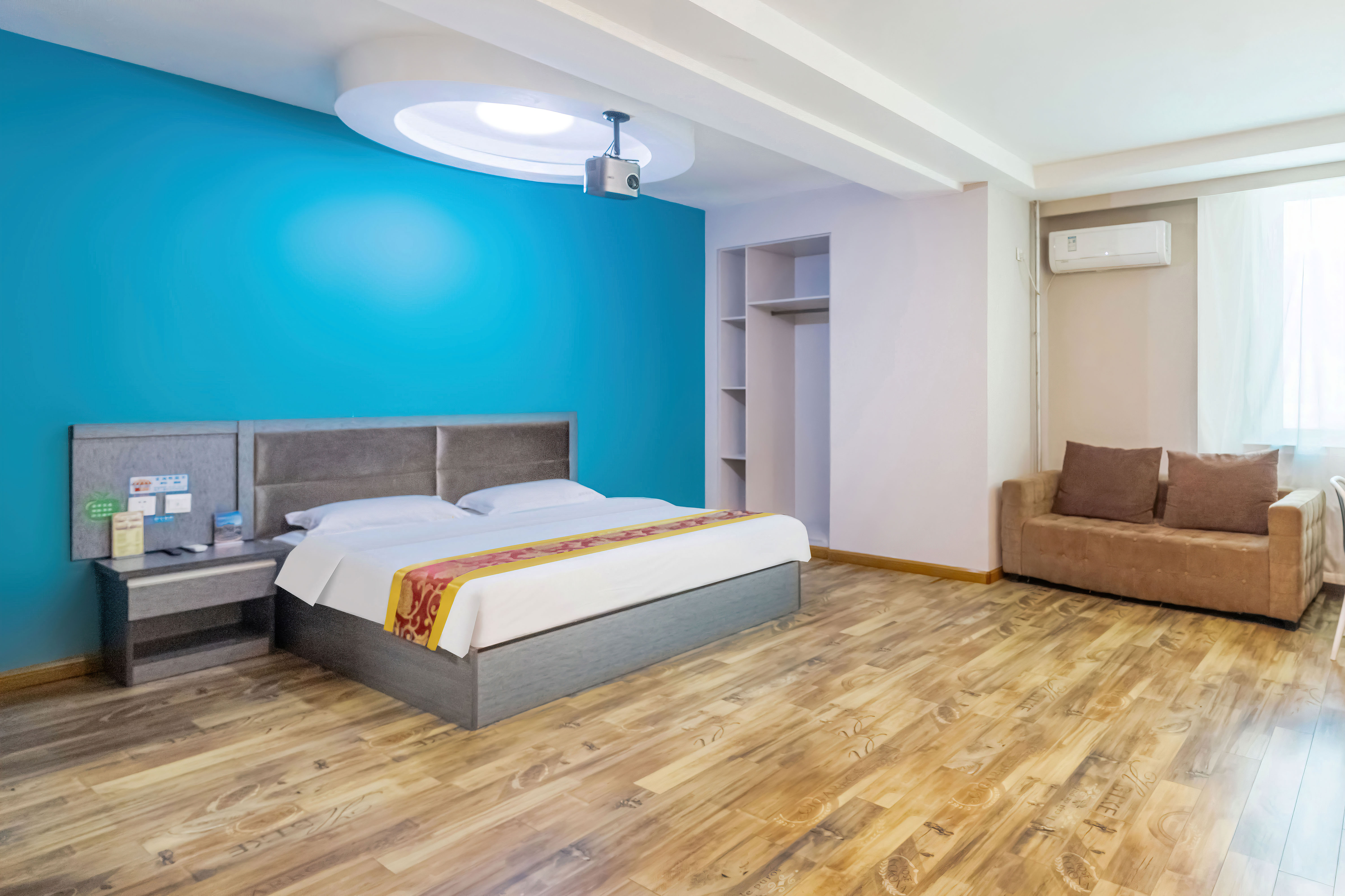 悦享·影音大床房|百寸幕布|腾讯会员|无线投屏