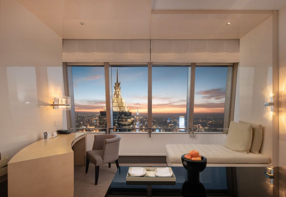 Park Hyatt Shanghai1 King Bed With Bund River View Deluxe（Park Salon）