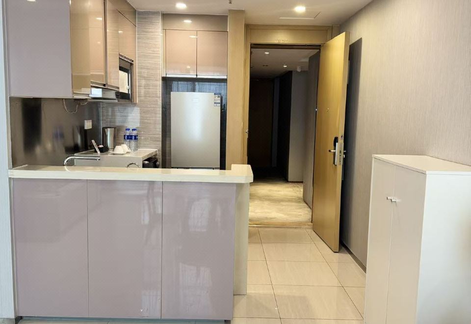 兩房行政套房（洗衣機+廚房+兩個衞生間）