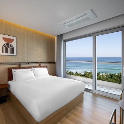 Deluxe Terrace Double Ocean [Standard: 2 Pax / Max: 2 Pax] Avvio Hotel Promo Code