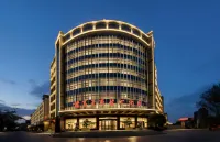 Zhuge Liang Business Grand Hotel (Yinan Lishan Road)