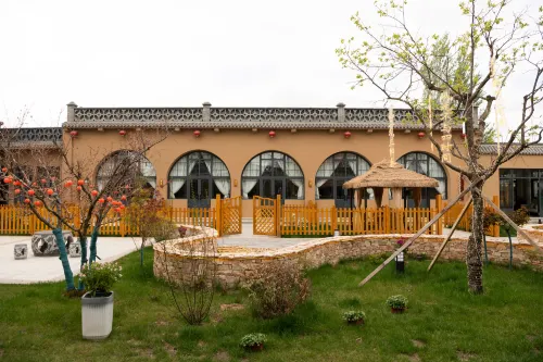 Xinglong Yaobao Hotel