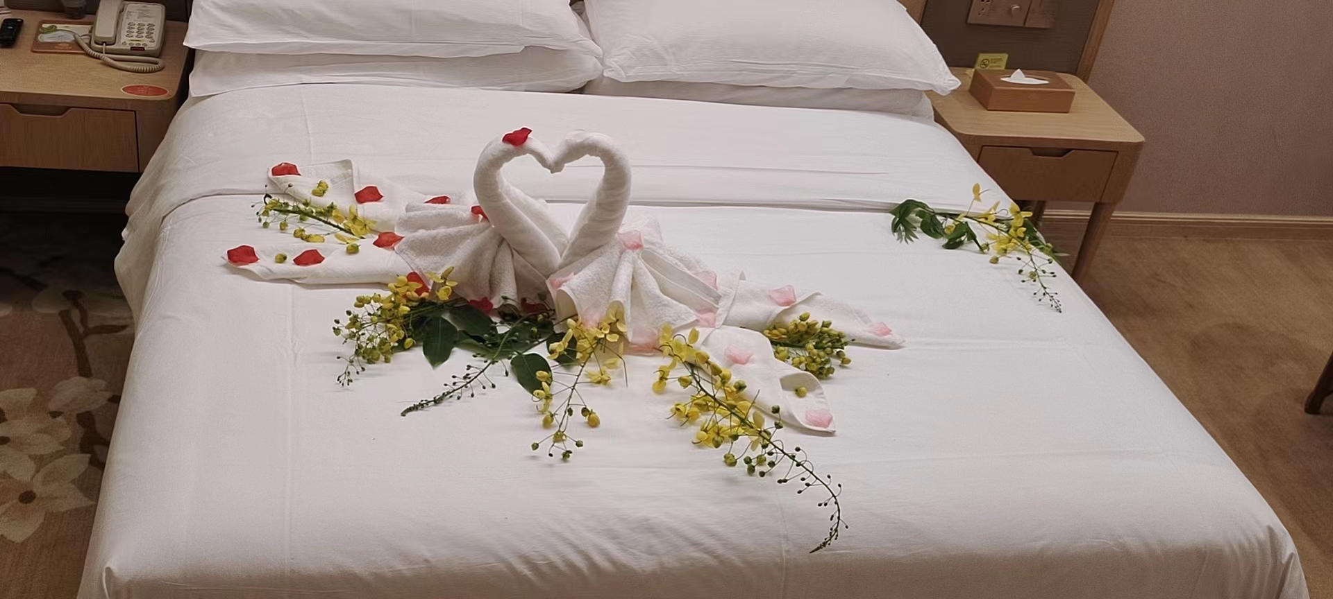 浪漫情侣主题房