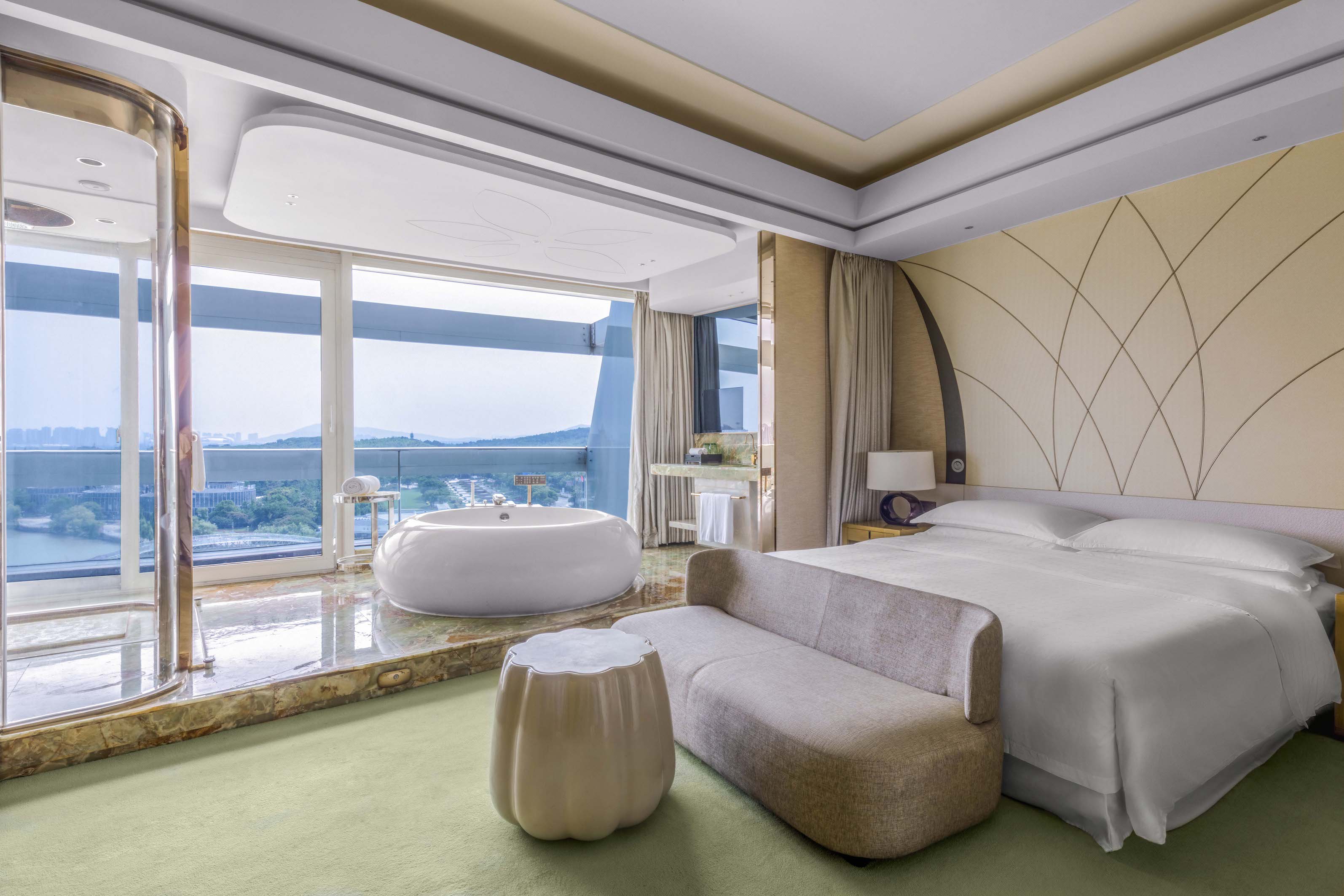 暖汤温泉·180°圆浴景观大床房（落地临窗观景圆浴缸）