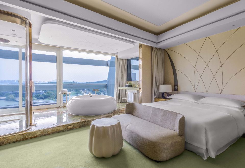 暖汤温泉·180°圆浴景观大床房（落地临窗观景圆浴缸）