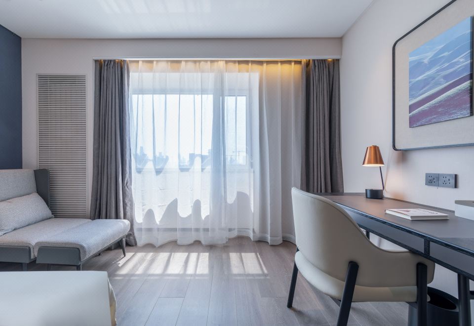 几木大床房（可投屏65寸智能电视+小冰箱）