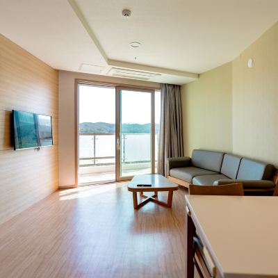 Resort Suite (No Kitchen/Standard/Bed)