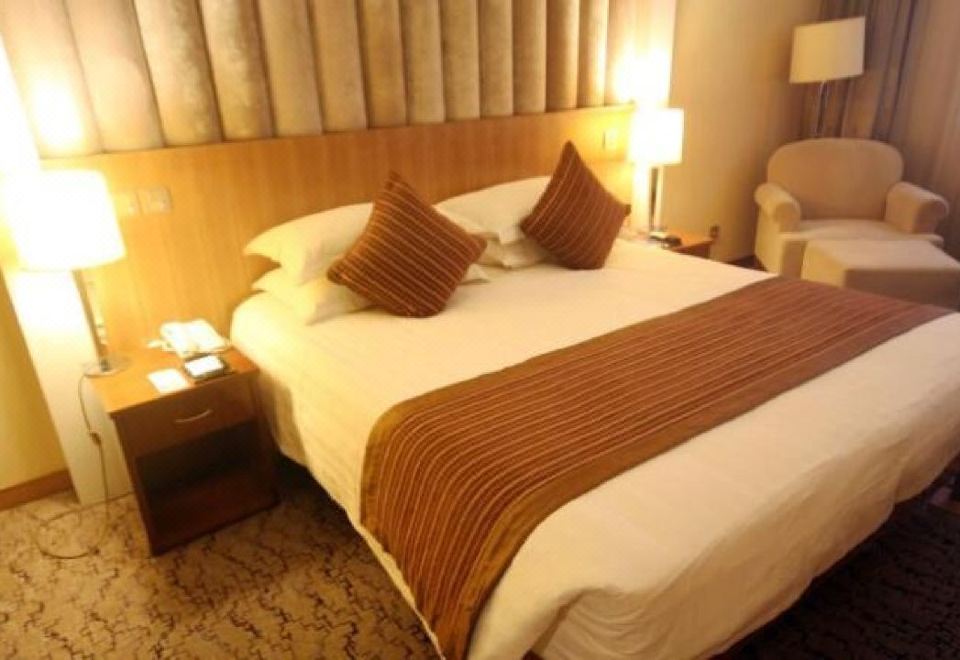 豪华商务大床房