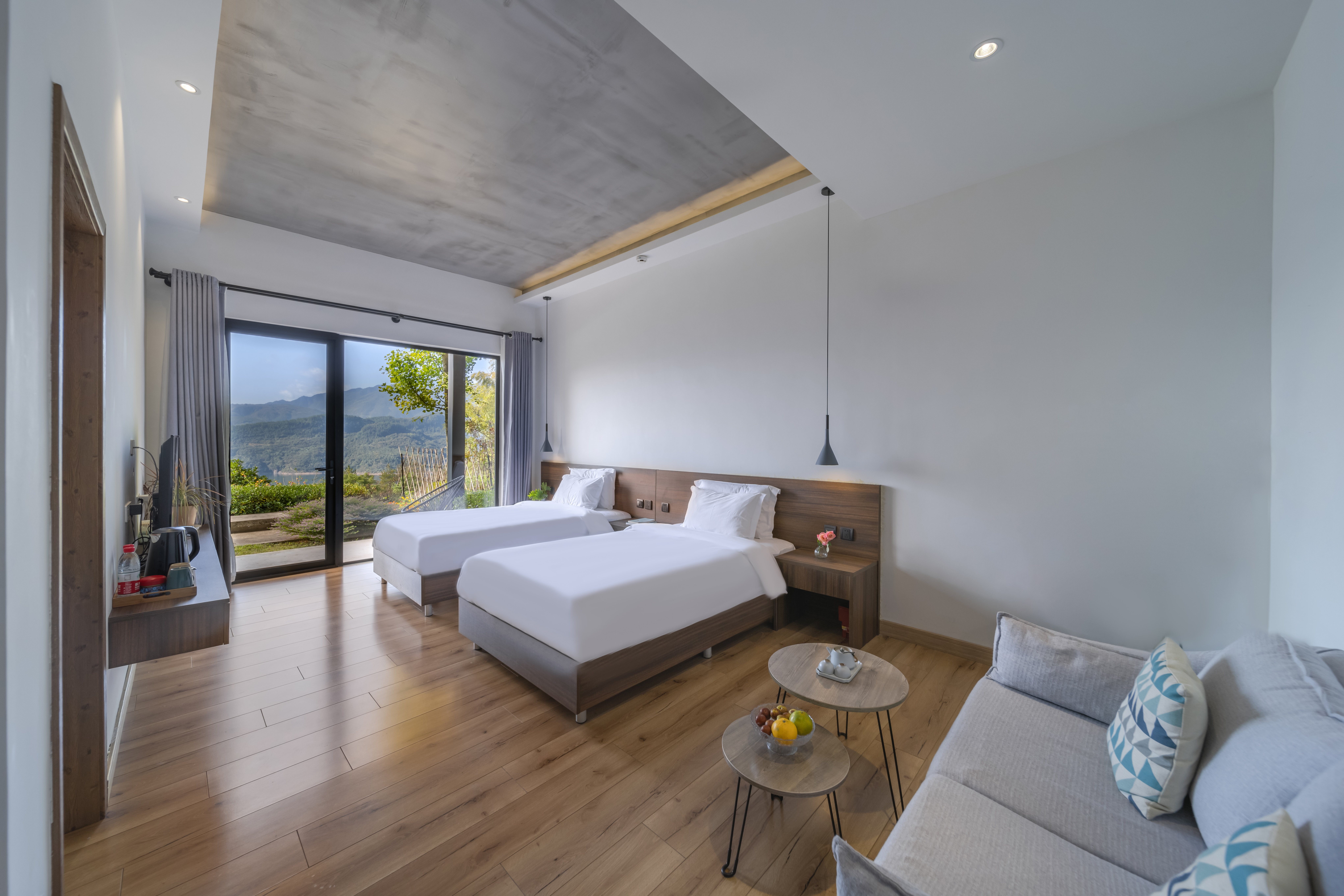 泮水湖景双床房（全景落地玻璃）