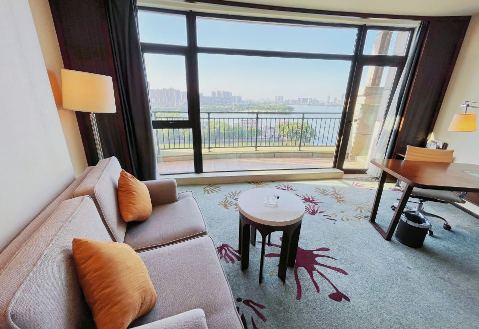 Queen Room With Balcony