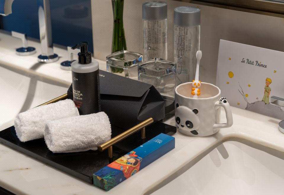 The Langbo Chengdu, in The Unbound Collection by HyattPanda Themed Family Friendly Room (2 Beds)