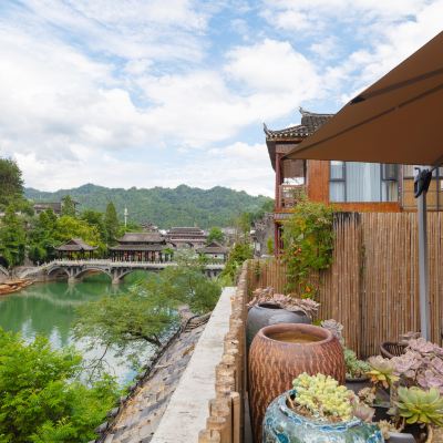 270度江景露台輕奢親子套房（多肉露台+絕美山水畫廊） 鳳凰葦渡江景民宿優惠