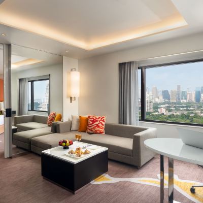 侖披尼景觀精緻特大床套房 Crowne Plaza 曼谷隆比尼公園皇冠假日飯店優惠