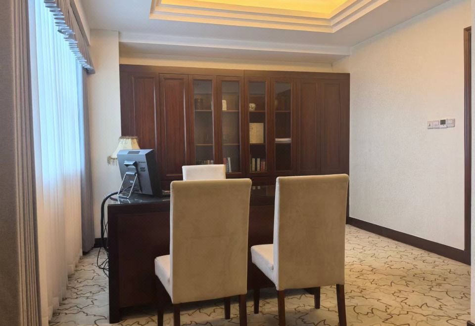 行政豪华套房（小度音箱+助眠床垫+180度全景）