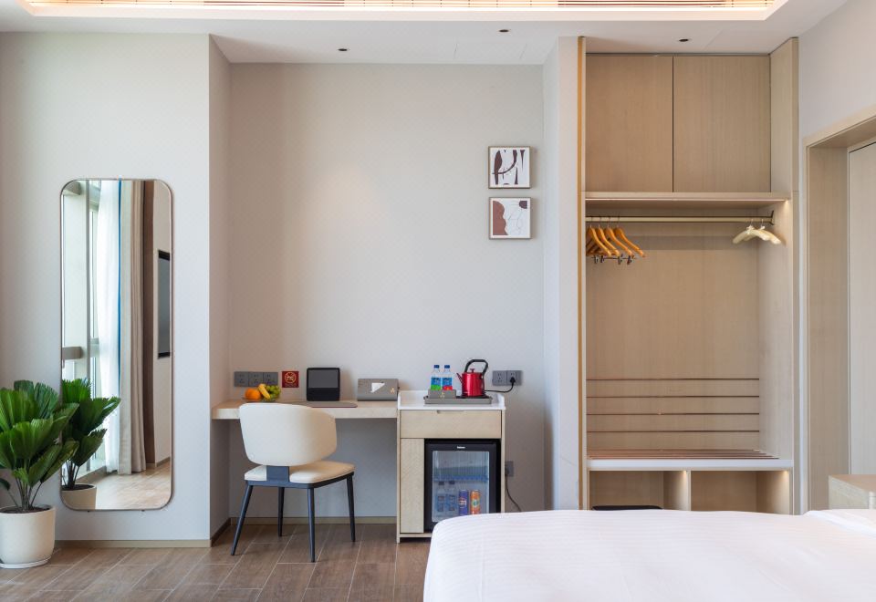 灣景商務客房（超大落地窗+Mini吧+智能客控+按摩椅）