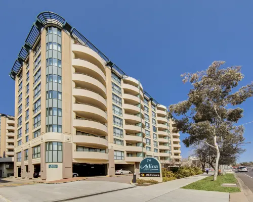 Adina Serviced Apartments Canberra James Court Hotels in Braddon