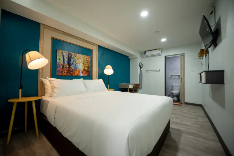 Deluxe 3 Bedroom 3 Bathroom Apartment