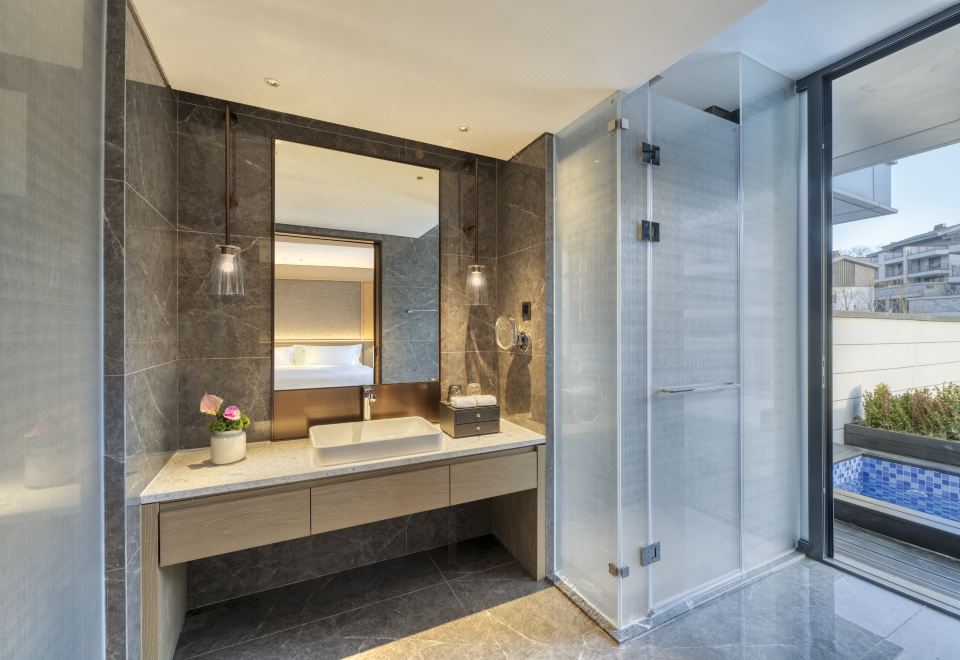 Crowne Plaza Zunhua Hot Spring TownDuplex Family Hot Spring Villa - Courtyard-View