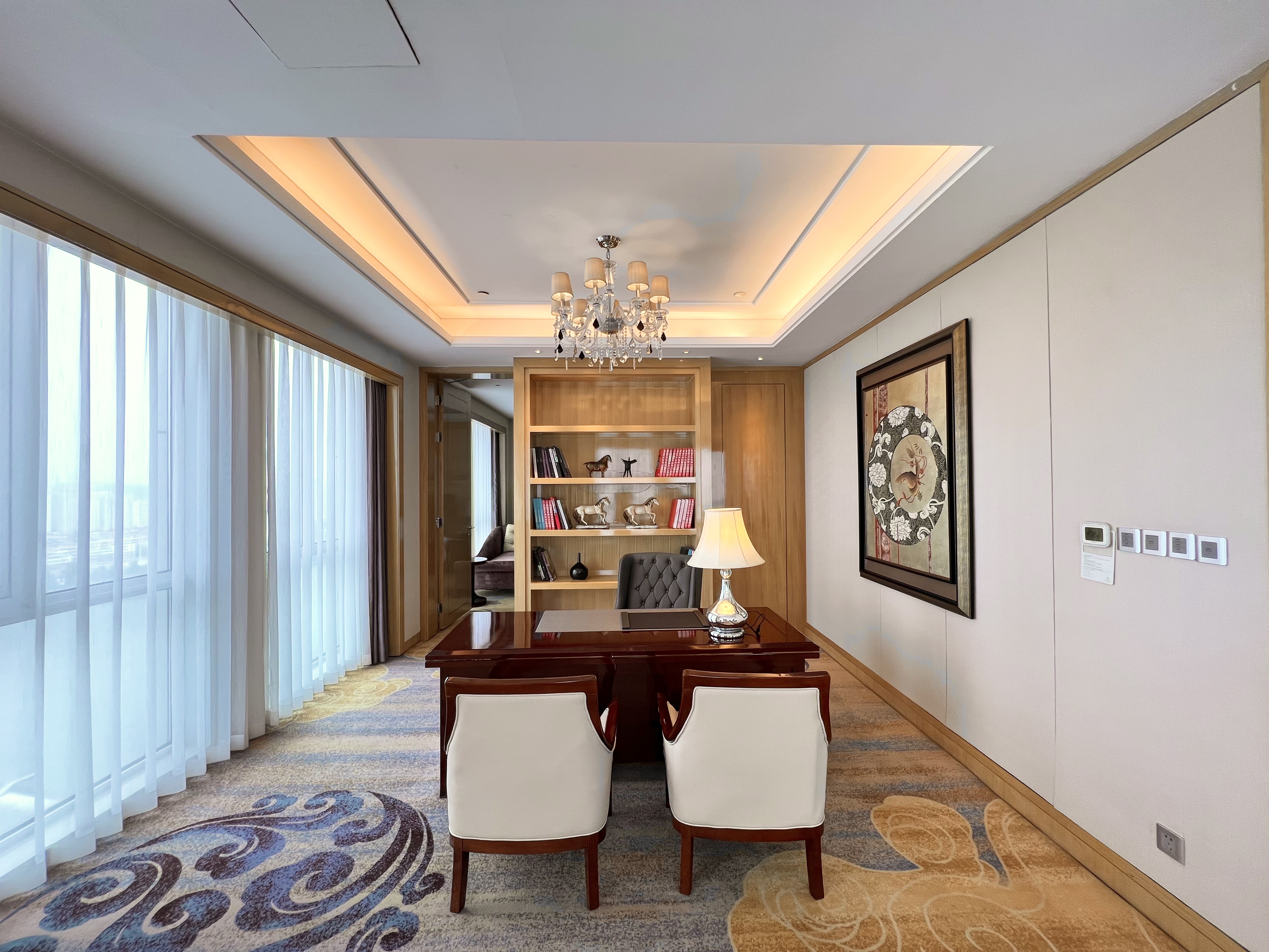 行政套房（会客区+衣帽间+双衞）