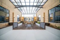 Yingge Movie Hotel (Weining Caohai Convention and Exhibition Center)