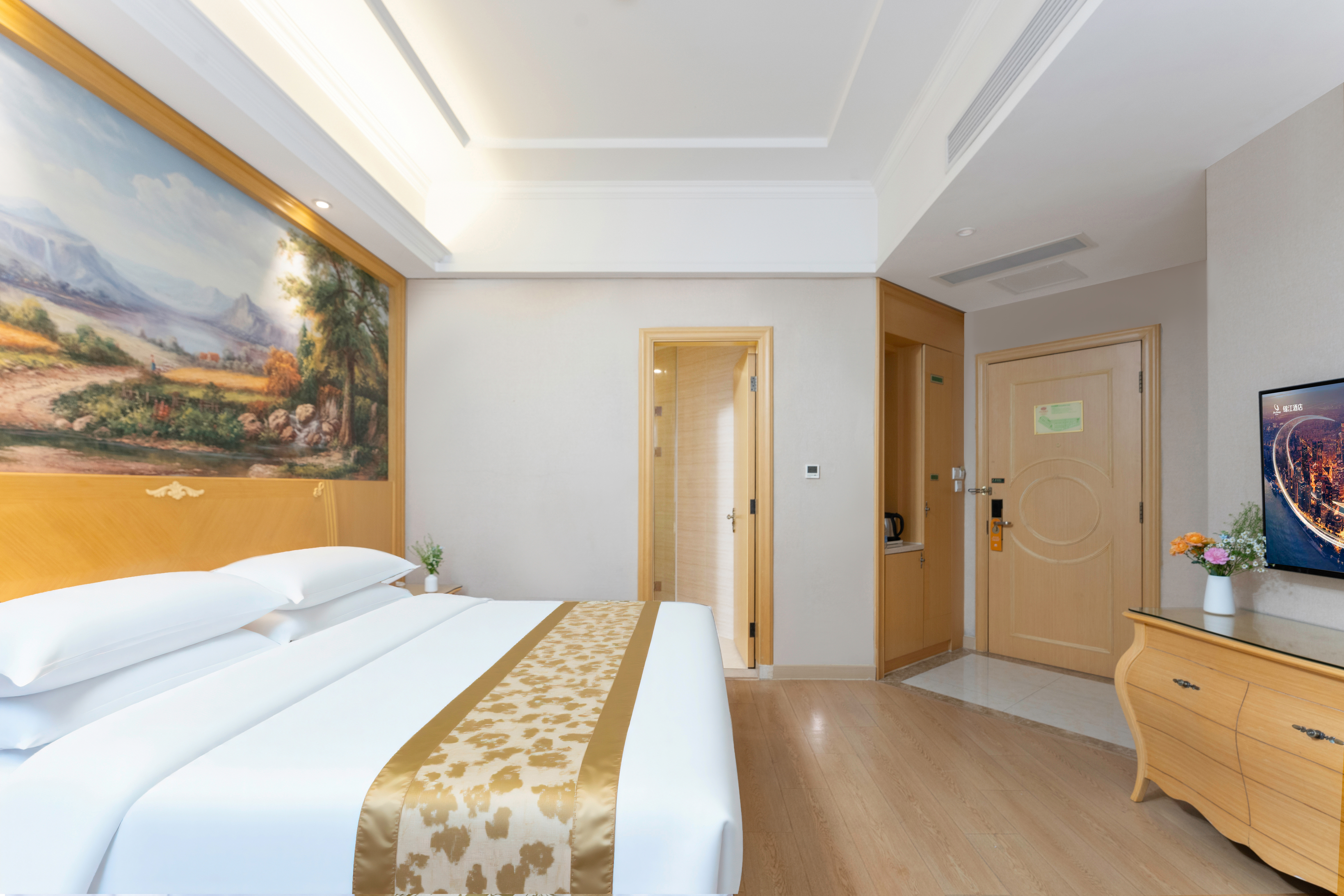 豪华大床房（清晨采光丨城景）