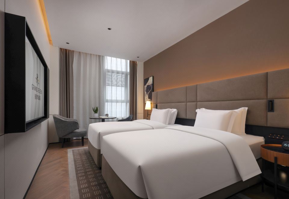 Deluxe 2-bed Room