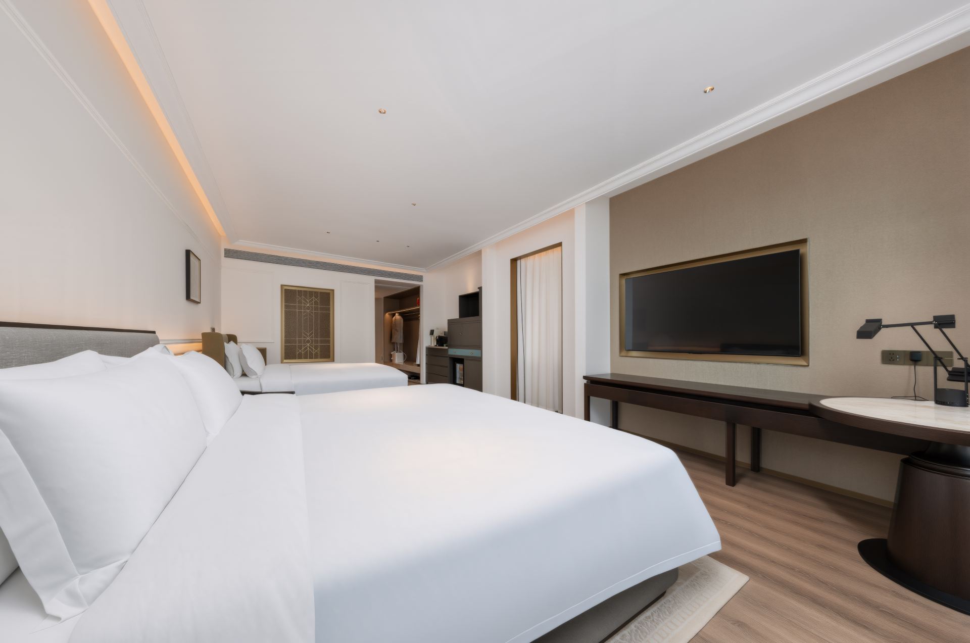 Xing Lan Family Room