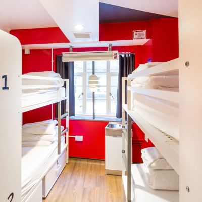 Private 4 Beds Room with Shared Bathroom