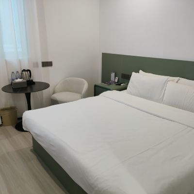 豪華大床房 上海盎格飯店（新國際博覽中心龍陽路地鐵站店）優惠