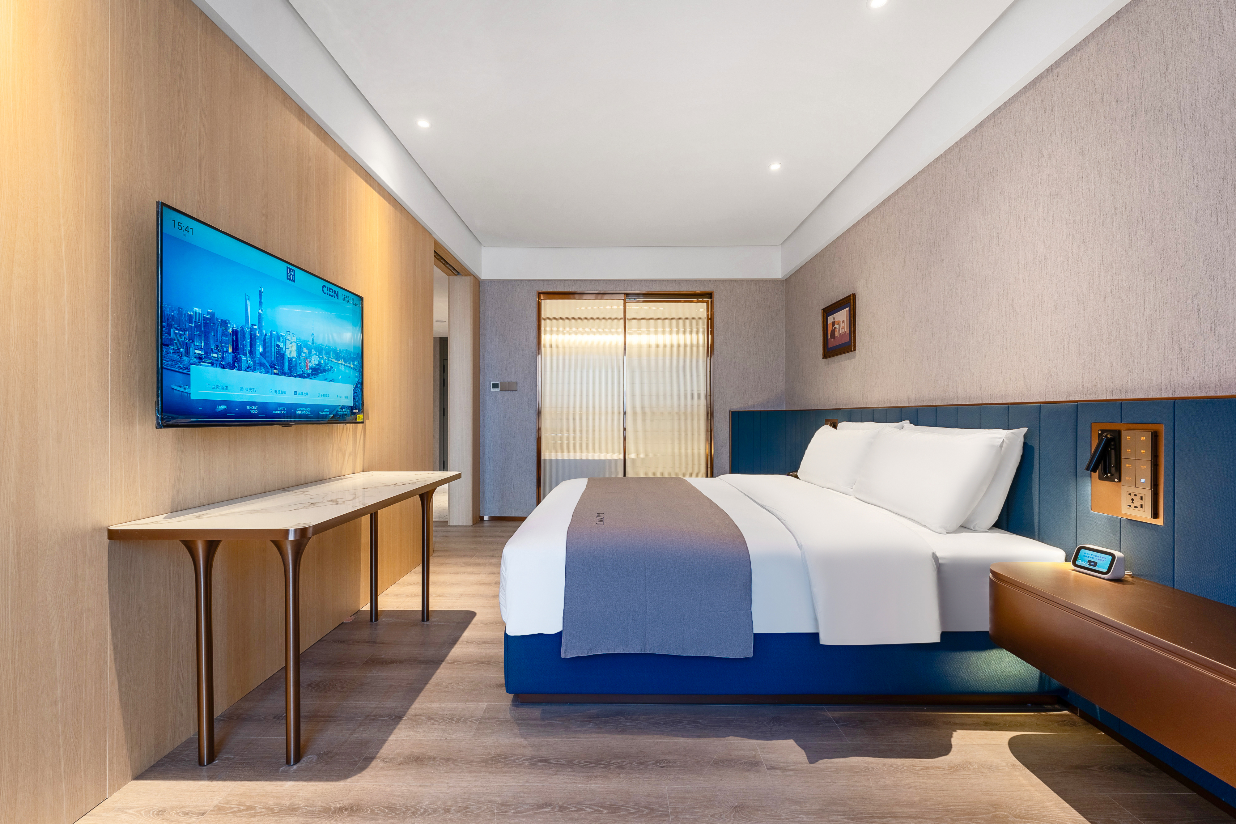 兰锦奢华套房（悠享舒适城景+浴缸+意式极简大沙发）