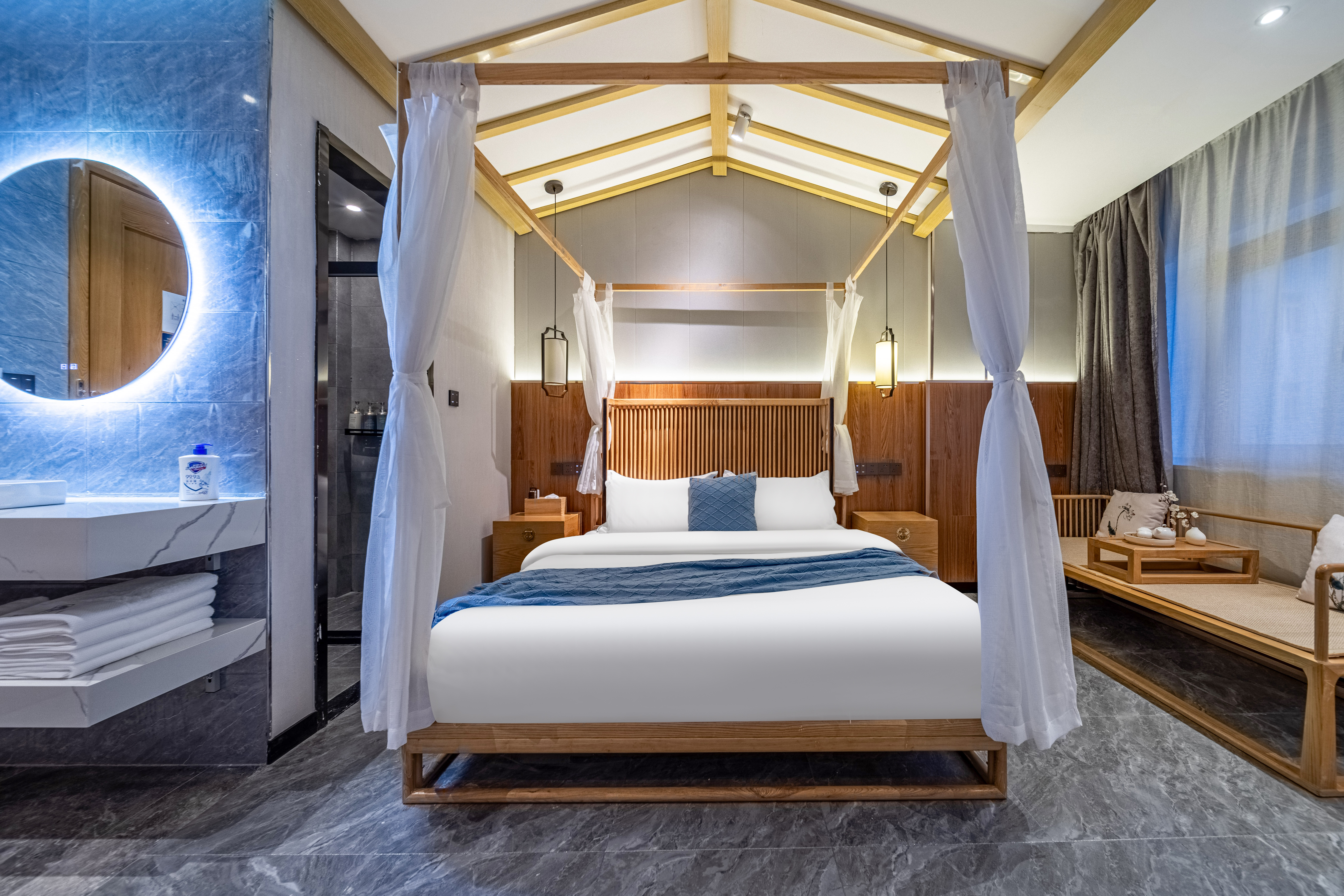 梧居·两室泡浴套房【小度语音+轻纱帷幔+LED化粧镜】